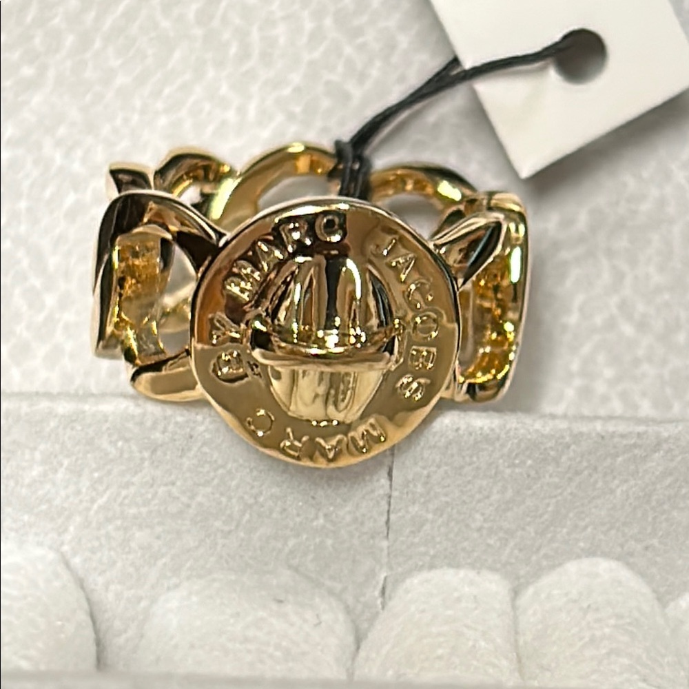 NWT Marc by Marc Jacobs Gold Women's Ring
With dust bag